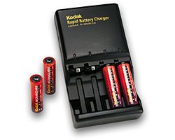 Kodak 8890535 Rapid Charger with 4 AA NiMh Batteries